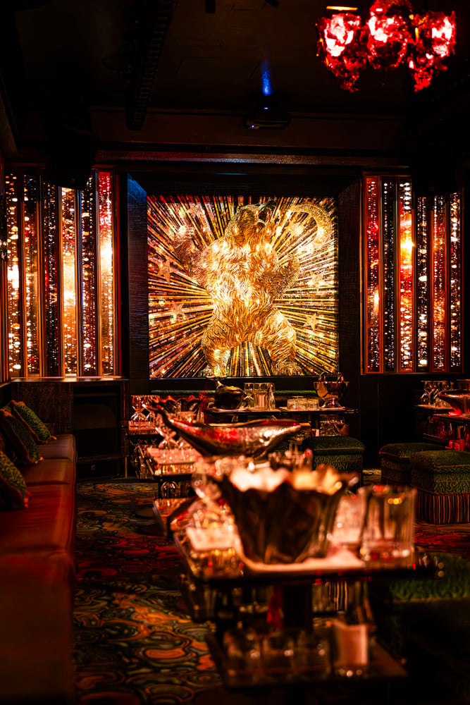 Intérieur du restaurant L'Aventure à Paris.