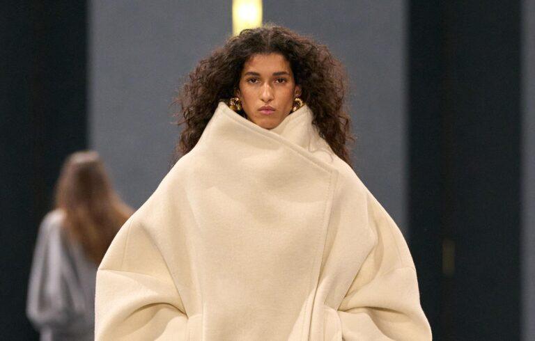 Le défilé Balmain automne-hiver 2025-2026.