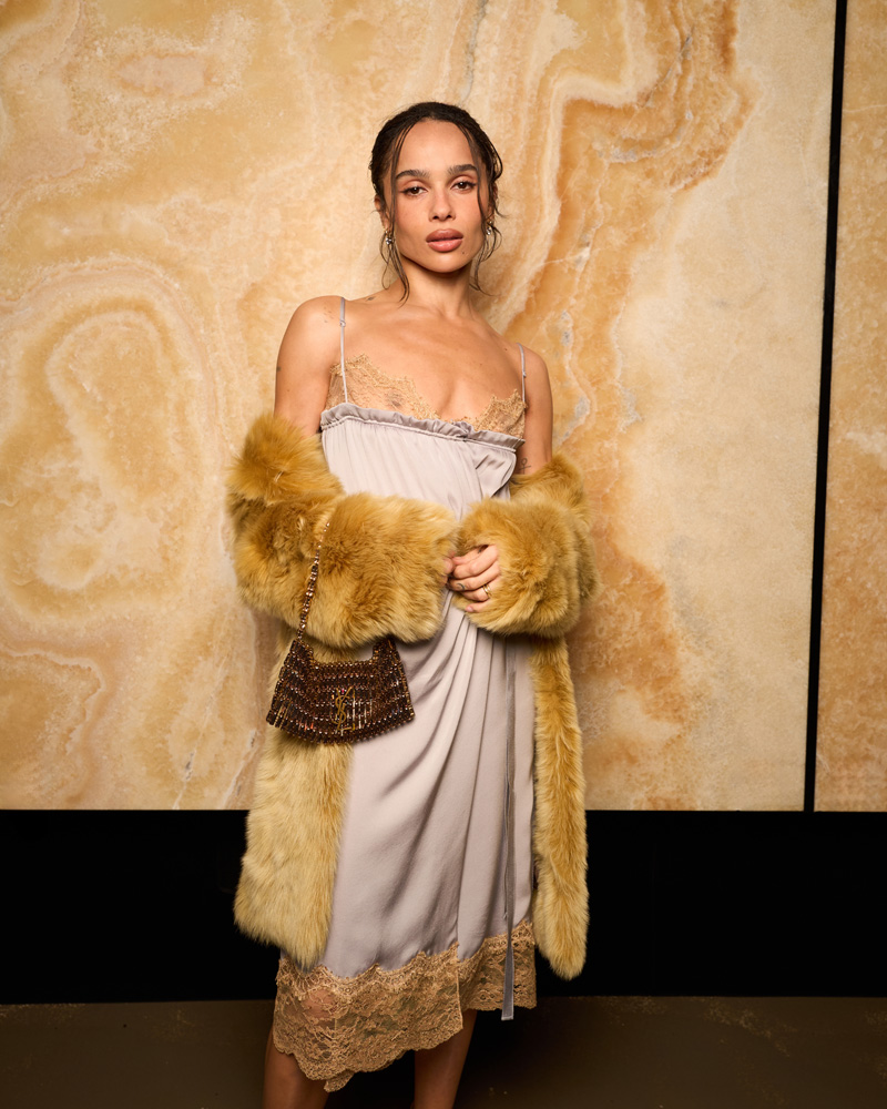 Zoë Kravitz. au défilé Saint Laurent automne-hiver 2025-2026.