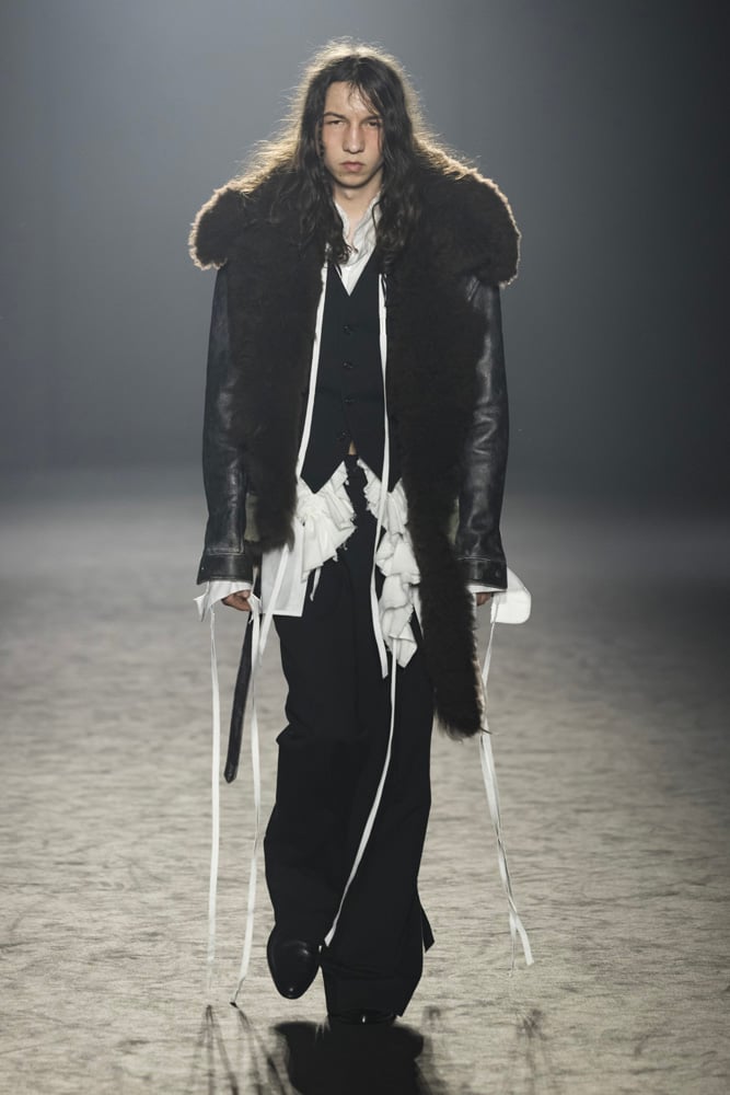 Le défilé Ann Demeulemeester automne-hiver 2025-2026.