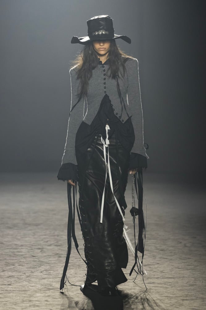 Le défilé Ann Demeulemeester automne-hiver 2025-2026.