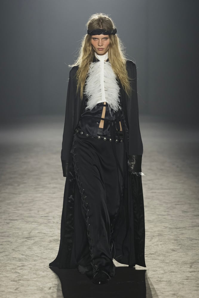 Le head band du défilé Ann Demeulemeester automne-hiver 2025-2026.