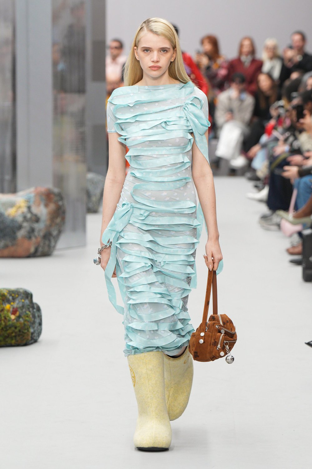 Le défilé acne studios automne-hiver 2025-2026