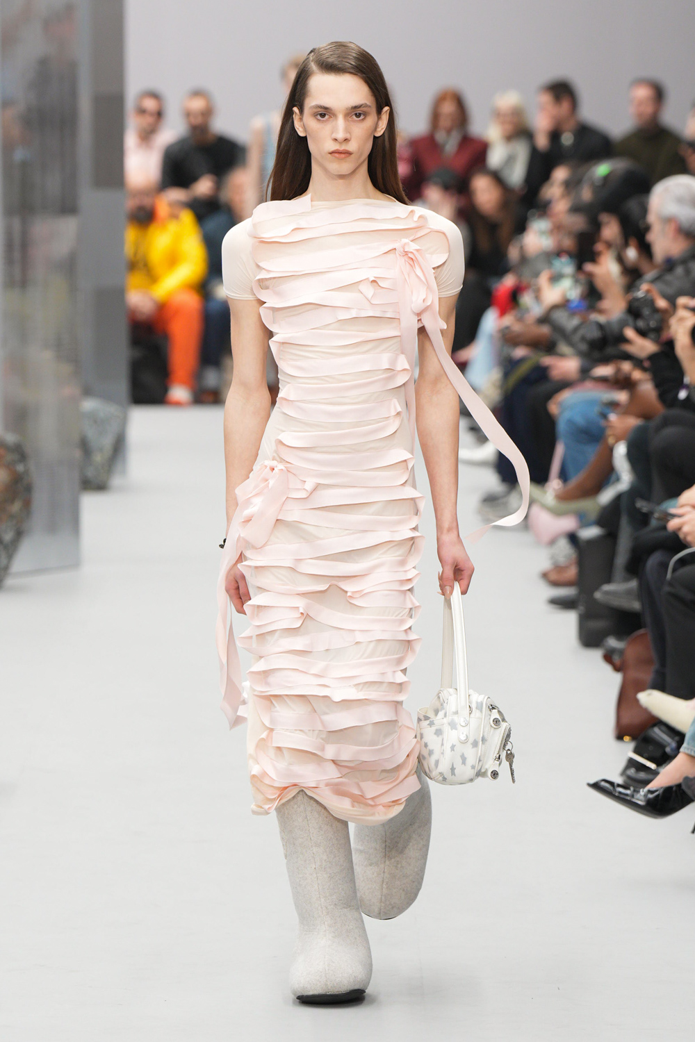Le défilé acne studios automne-hiver 2025-2026
