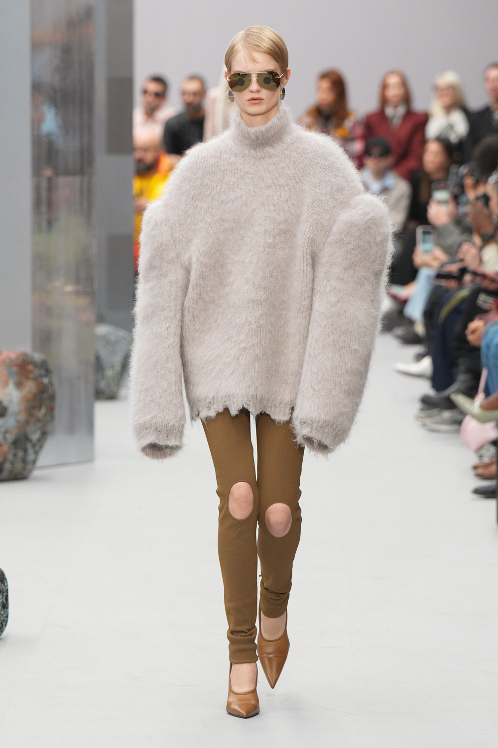 Le défilé acne studios automne-hiver 2025-2026