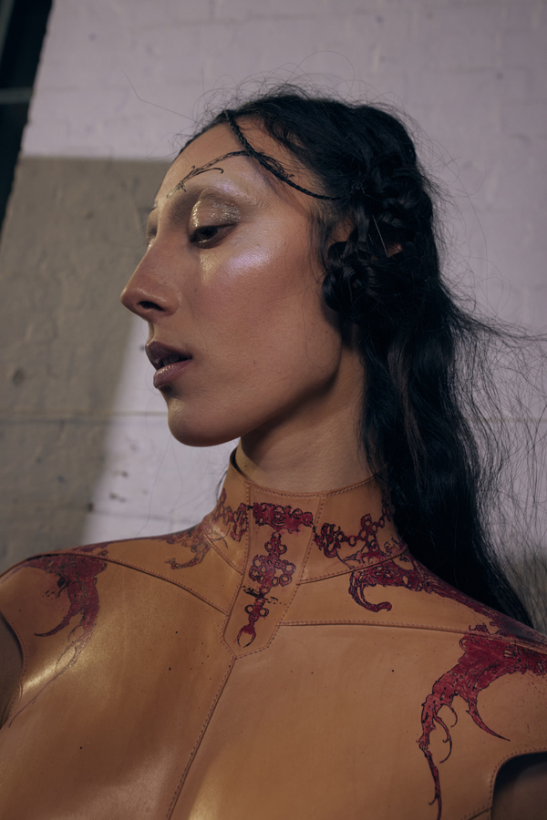 Le make-up du défilé Dilara Findikoglu automne-hiver 2025-2026.