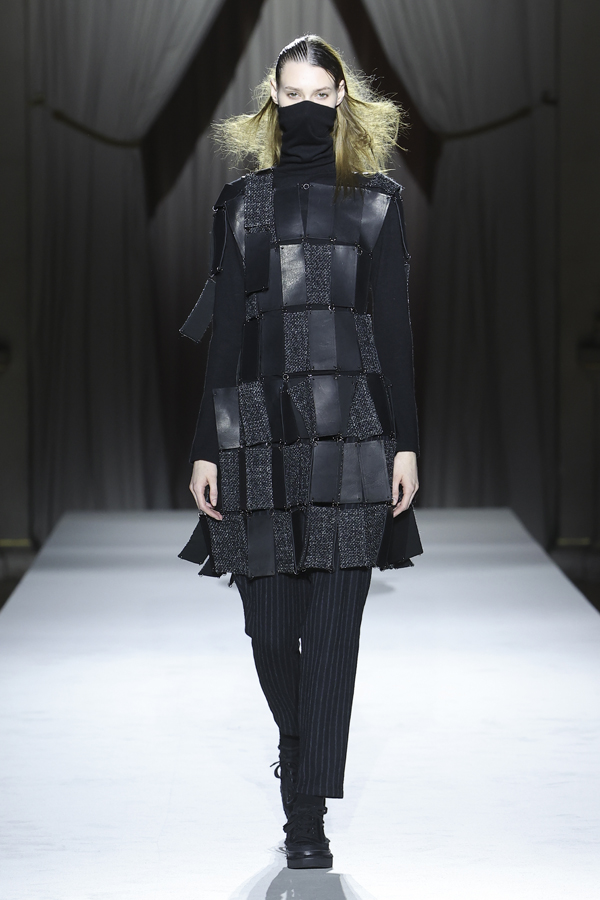 Le défilé Yohji Yamamoto automne-hiver 2025-2026.