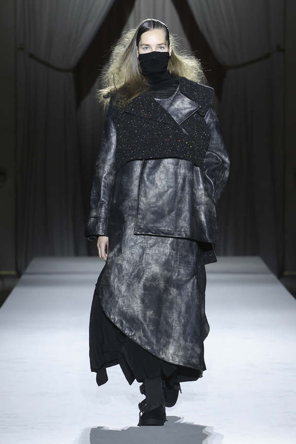 Le défilé Yohji Yamamoto automne-hiver 2025-2026.