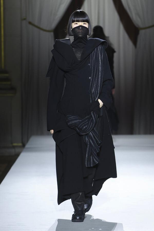 Le défilé Yohji Yamamoto automne-hiver 2025-2026.