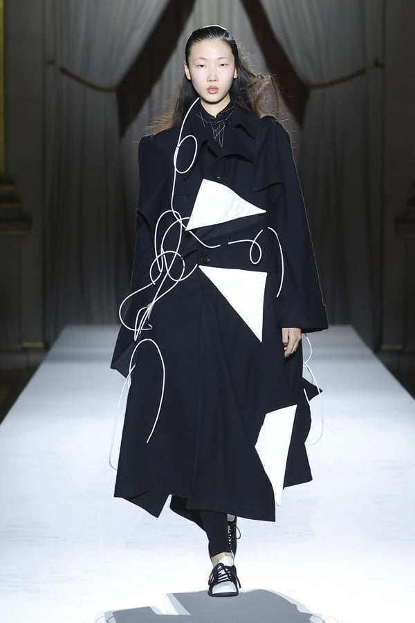 Le défilé Yohji Yamamoto automne-hiver 2025-2026.