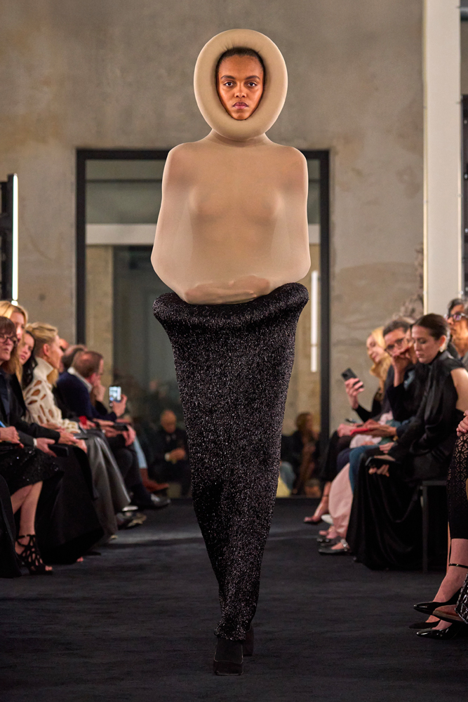 Le défilé Alaïa été-automne 2025.