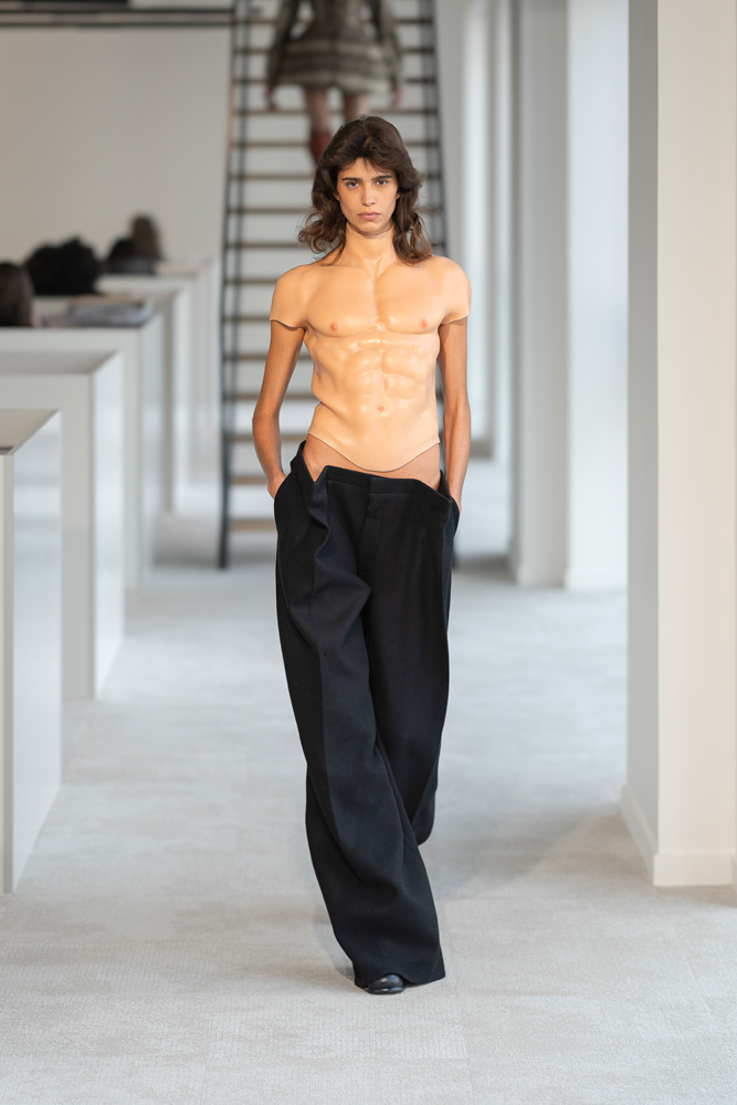 Le défilé Duran Lantink automne-hiver 2025-2026 à la Fashion Week de Paris