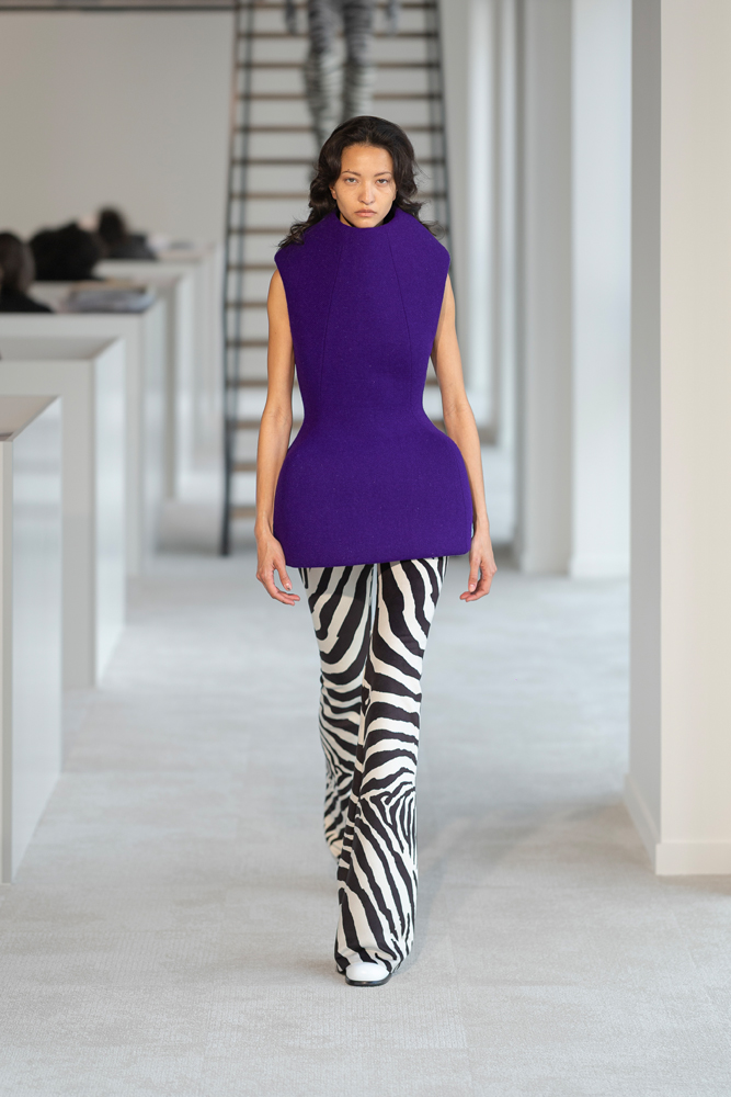 Le défilé Duran Lantink automne-hiver 2025-2026 à la Fashion Week de Paris