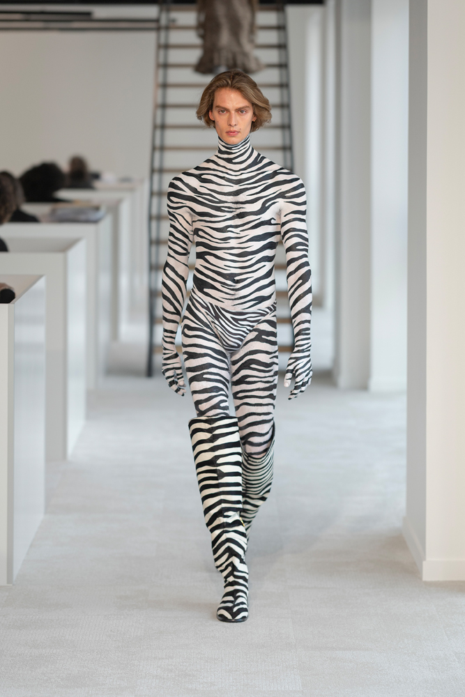 Le défilé Duran Lantink automne-hiver 2025-2026 à la Fashion Week de Paris