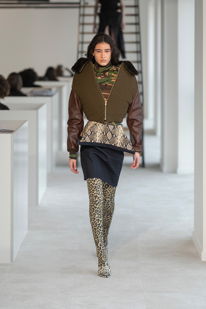 Le défilé Duran Lantink automne-hiver 2025-2026 à la Fashion Week de Paris