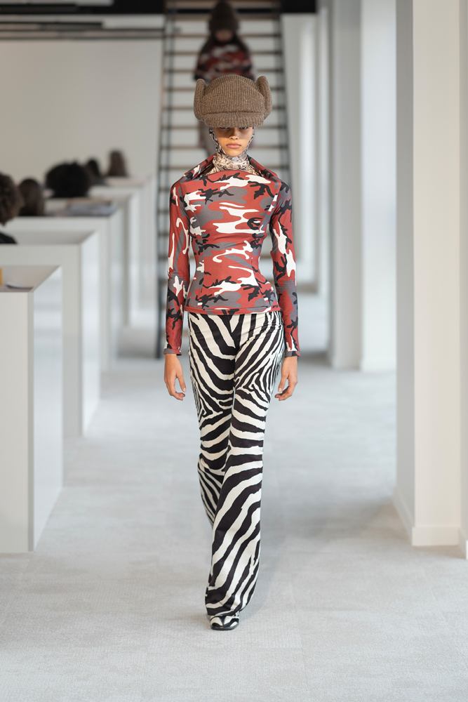 Le défilé Duran Lantink automne-hiver 2025-2026 à la Fashion Week de Paris