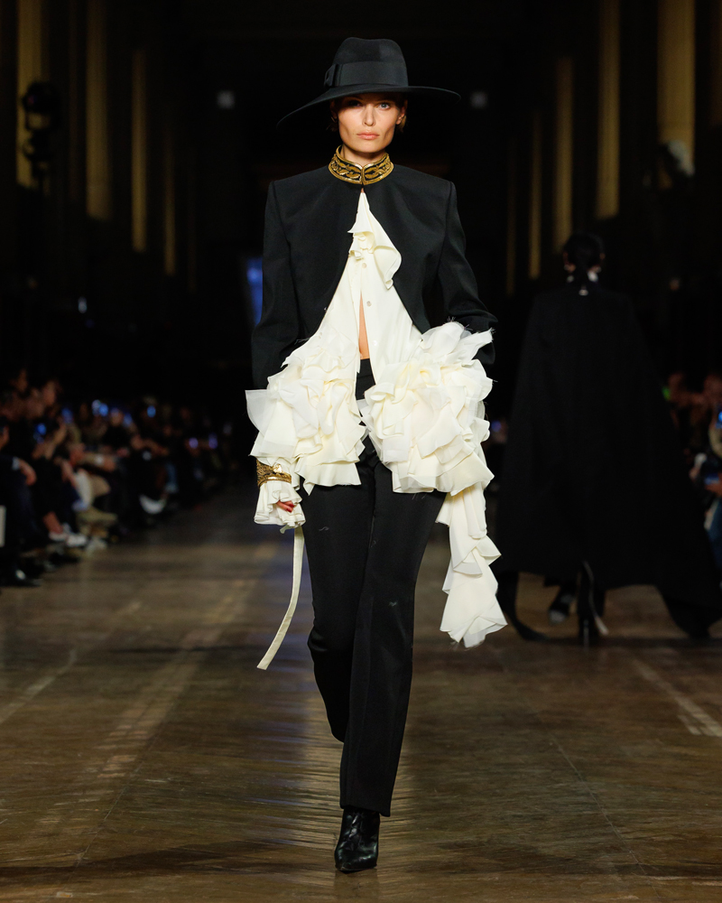 Le défilé McQueen automne-hiver 2025-2026.