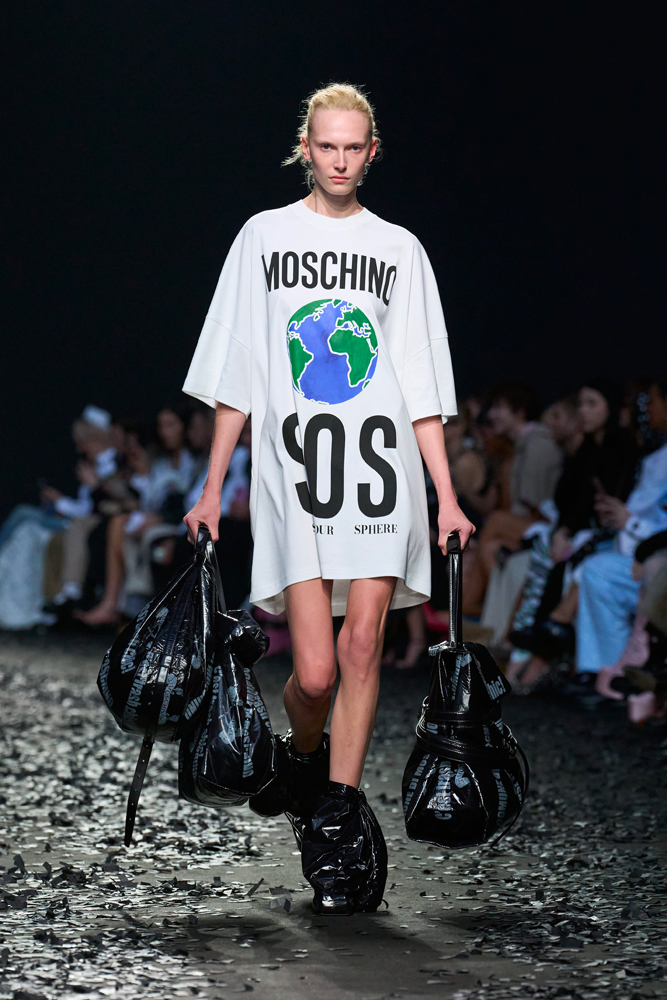 Le défilé Moschino automne-hiver 2025-2026. © Photo Filippo Fior. Courtesy of Moschino.
