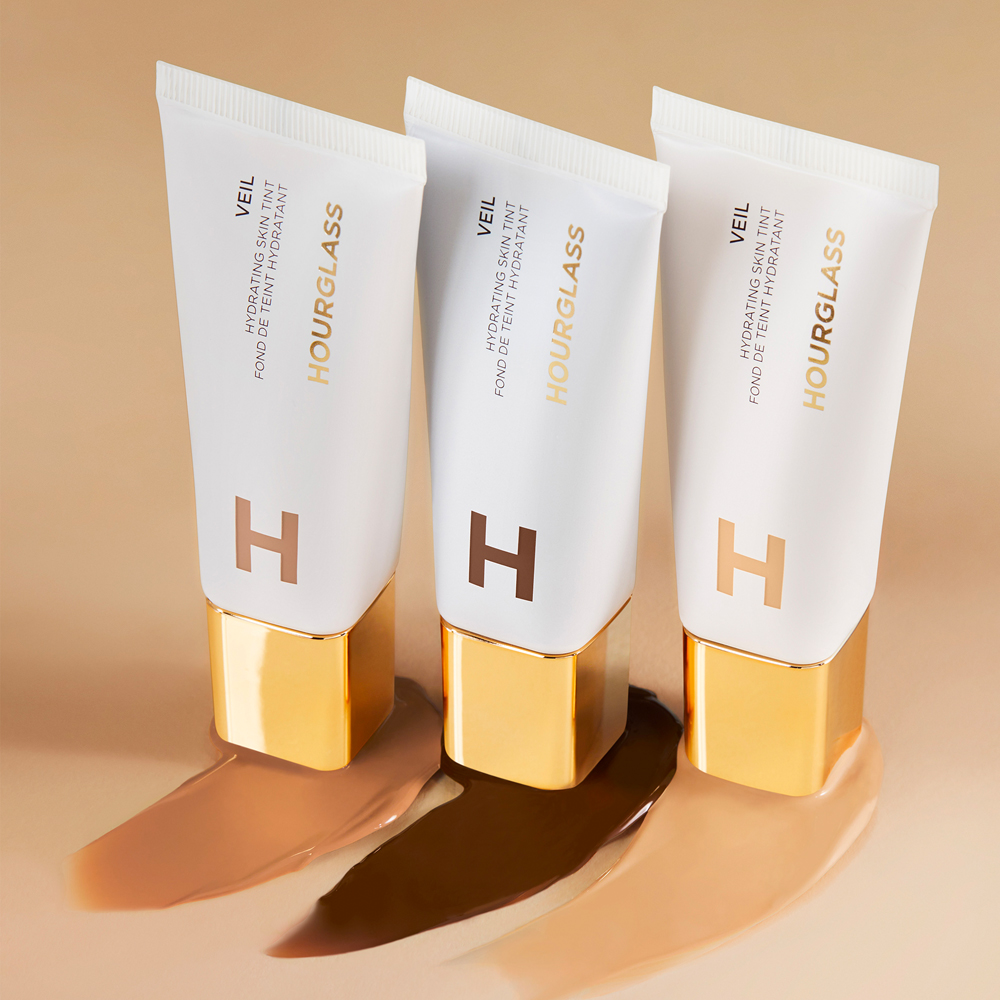 le fond de teint Veil Hydrating Skin Tint par Hourglass