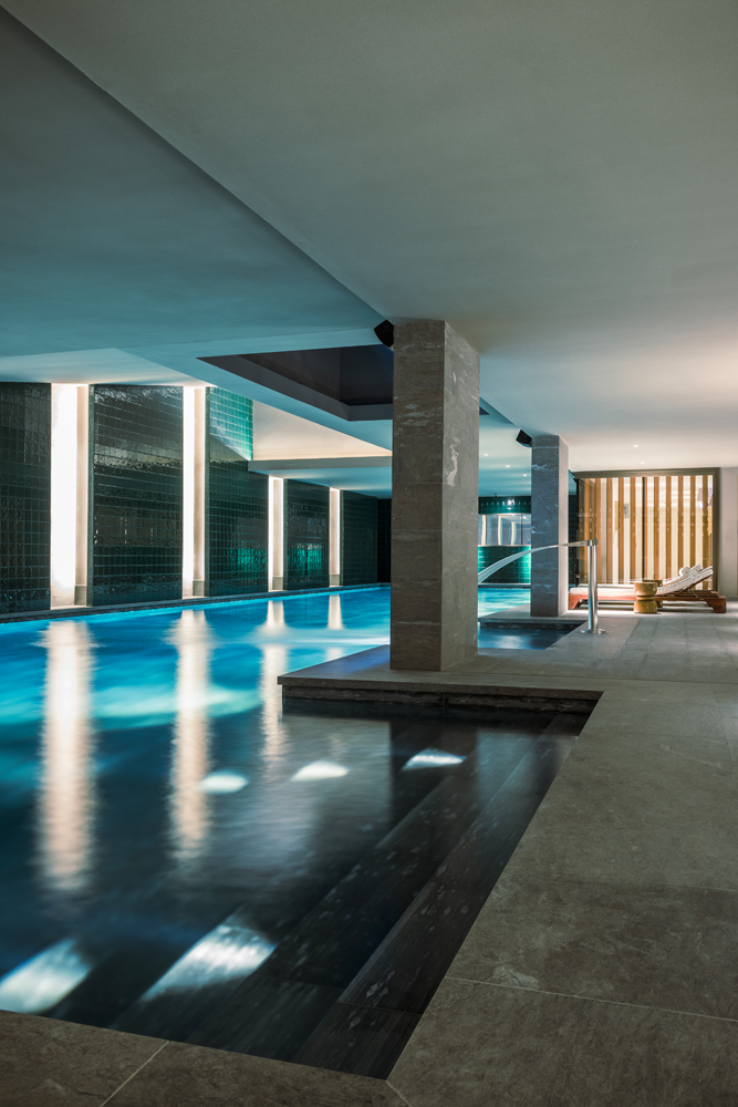 La piscine de l'hôtel La Fondation, Paris 17e