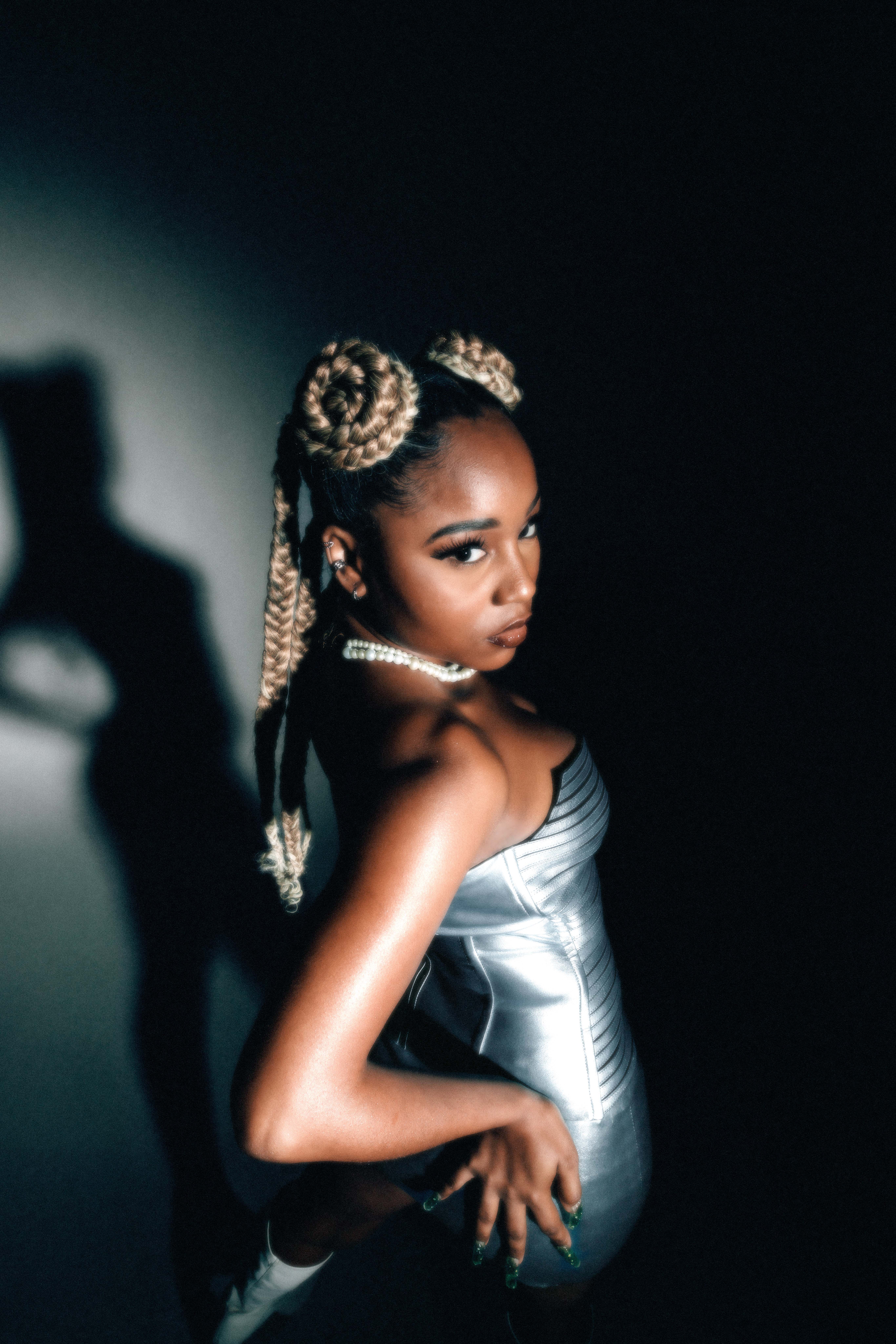 La chanteuse Maureen.