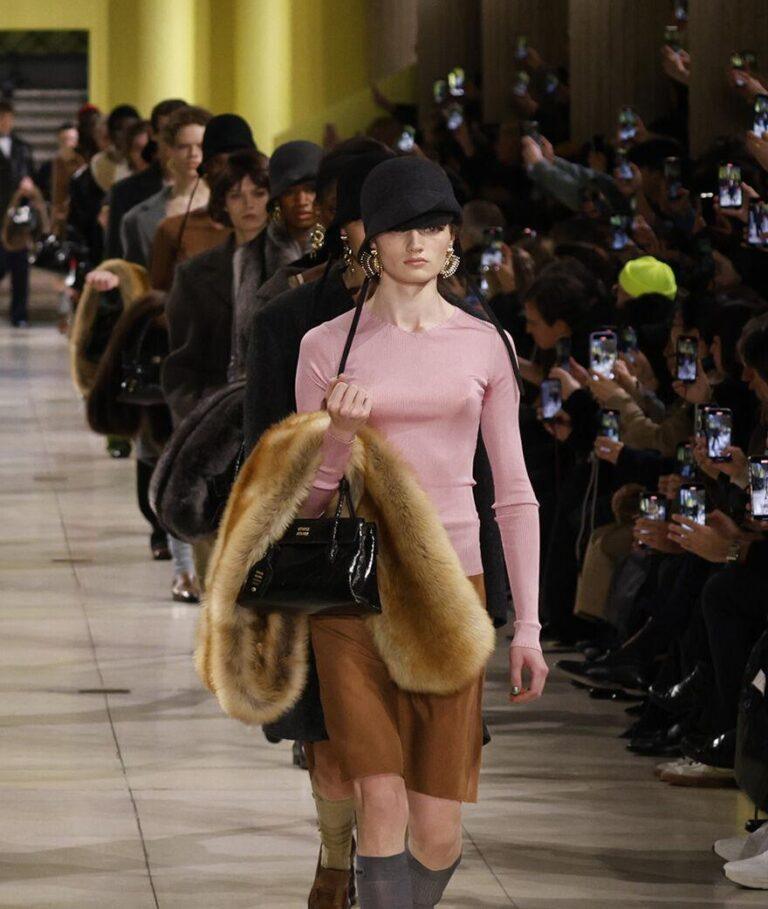 final du défilé Miu Miu automne-hiver 2025-2026