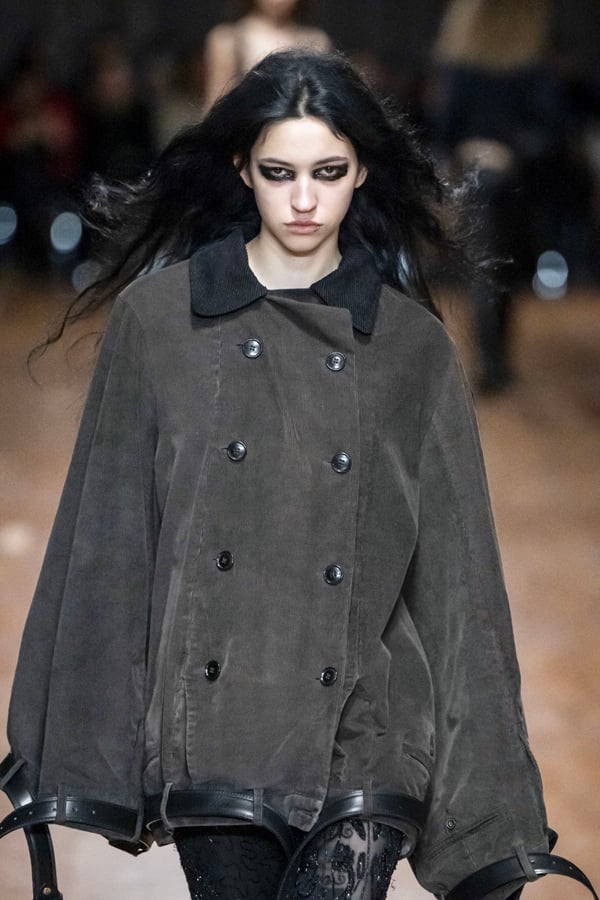 Le make-up du défilé Hodakova automne-hiver 2025-2026 à la Fashion Week