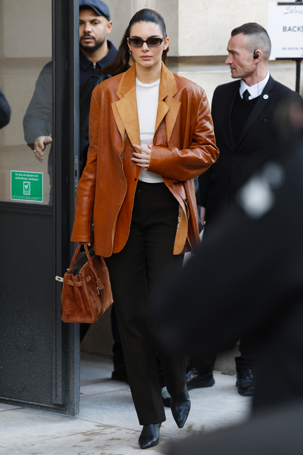 kendall jenner en veste en cuir 