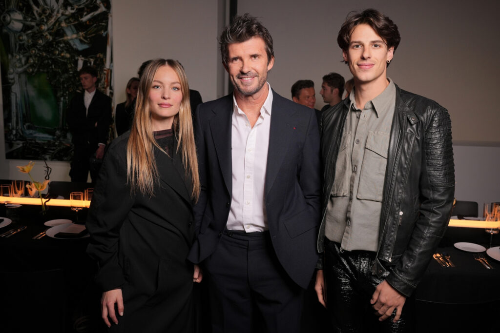 Diane Rouxel, Paul-Emmanuel Reiffers et Germain Louvet. © Stéphane Feugère. Le vernissage de l’exposition “1000 milliards d’images du Prix Reiffers Art Initiatives, Pris.