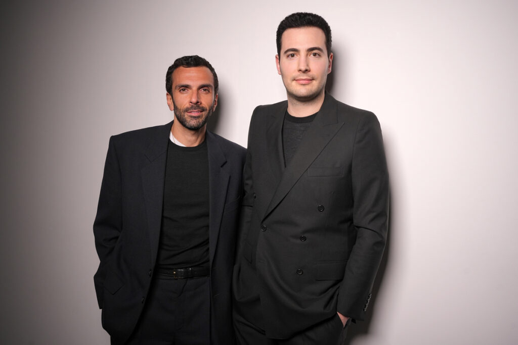 Cédric Charbit et Jean-Victor Meyers. © Stéphane Feugère. Le vernissage de l’exposition “1000 milliards d’images du Prix Reiffers Art Initiatives, Pris.