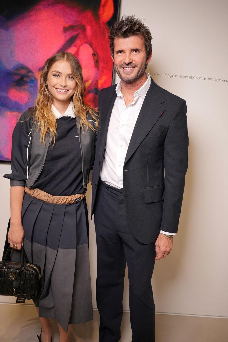 Camille Razat et Paul-Emmanuel Reiffers. © Stéphane Feugère. Le vernissage de l’exposition “1000 milliards d’images du Prix Reiffers Art Initiatives, Pris.