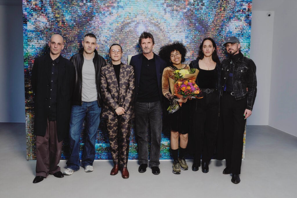 Les lauréats du Prix Reiffers Art Initiative 2025 : Jean-Vincent Simonet, Jonathan Vinel, Nanténé Traoré, Anhar Salem, Caroline Poggi et Thibaut Wychowanok. © Valentin Le Cron. 