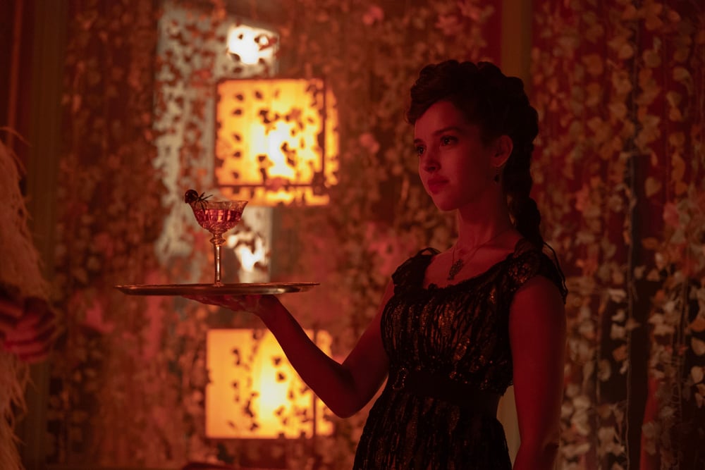 Lyna Khoudri dans la série Carème.