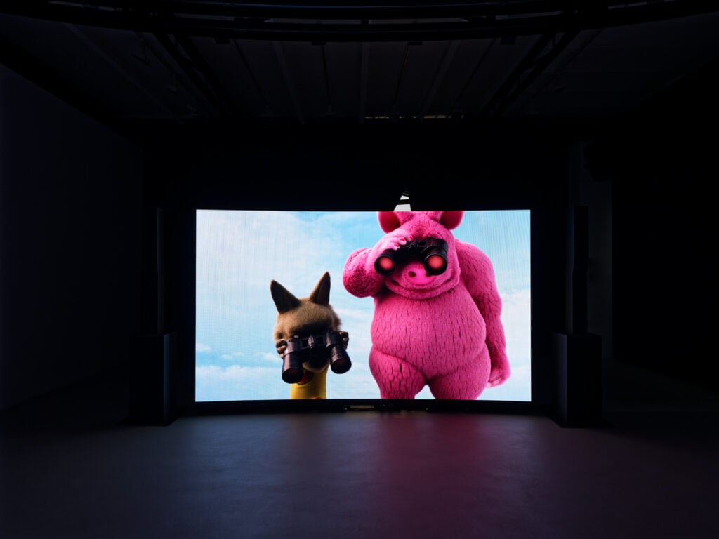 Vidéo des artistes Caroline Poggi et Jonathan Vinel. Vue de l'exposition 1000 milliards d'images chez Reiffers Art Initiatives, Paris.