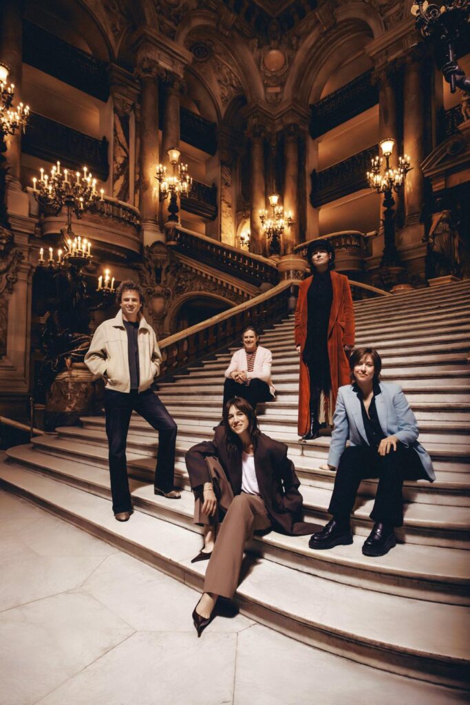 Charlotte Gainsbourg et Lou de Laage dans la série Etoile.