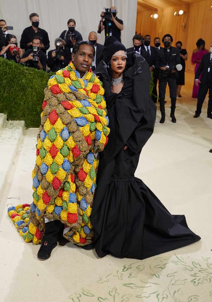 ASAP Rocky porte une doudoune ERL et Rihanna une veste Balenciaga au MET GALA en 2021 
