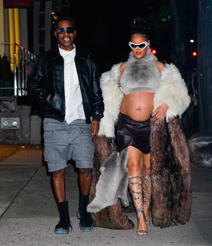 Rihanna en manteau de fausse fourrure et A$AP Rocky le 05 mai 2023 à New York City