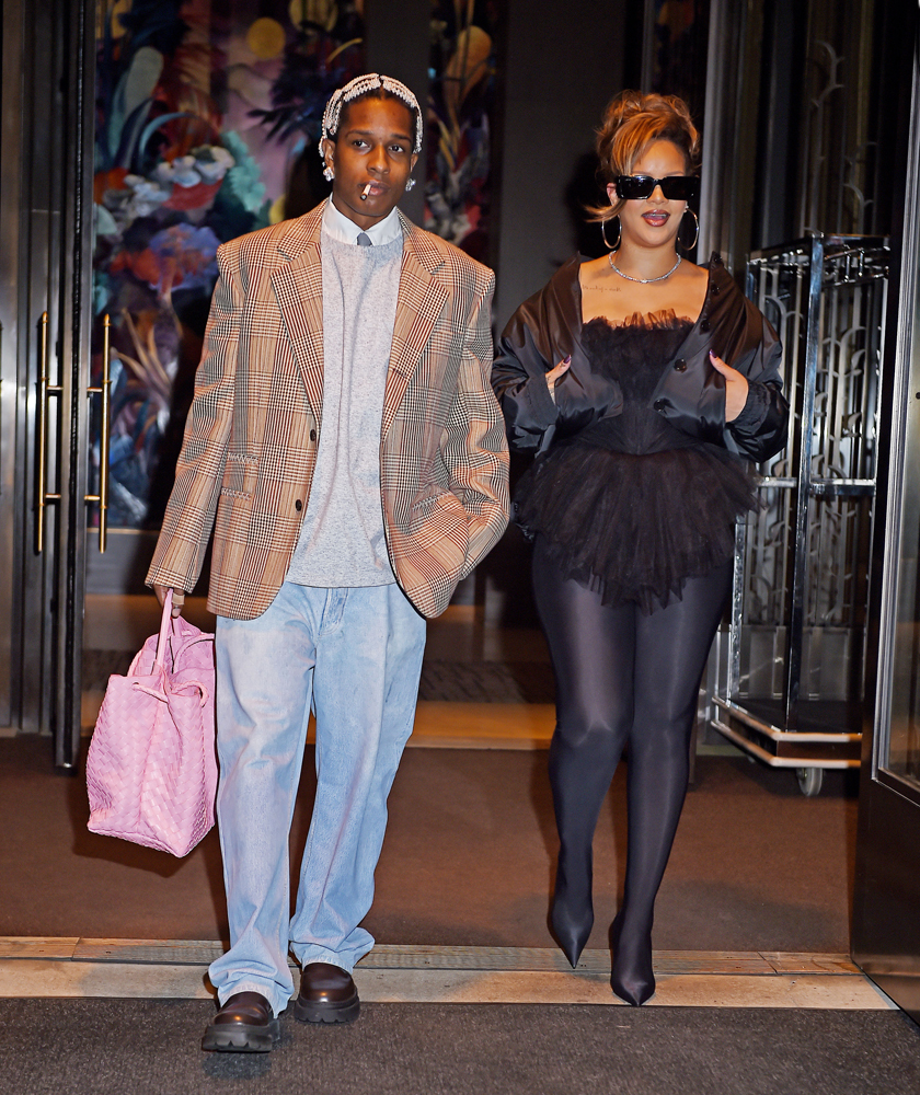 ASAP Rocky en veste de costume et Rihanna le 3 octobre 2023 à New York 