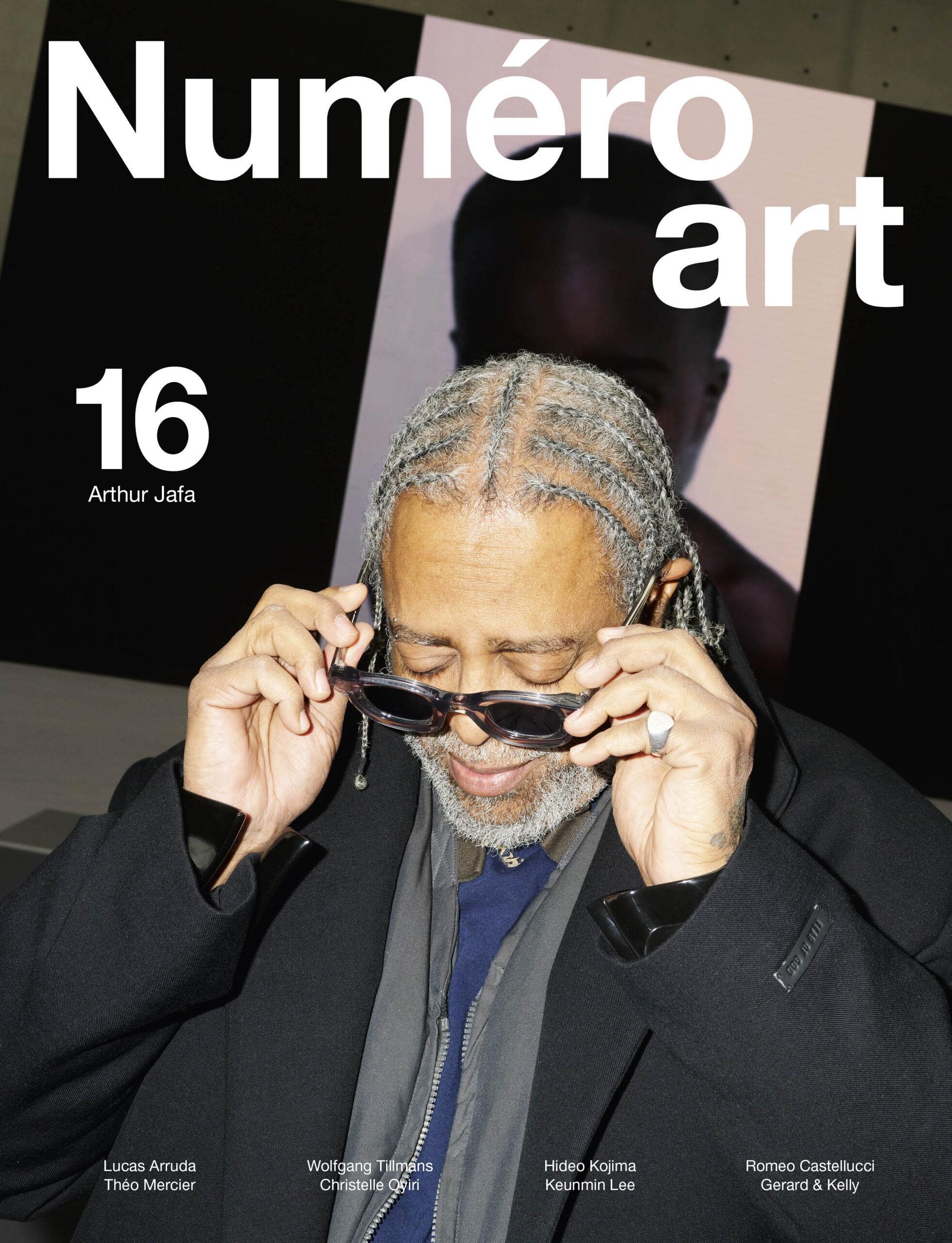 Arthur Jafa photographed by Katja Rahlwes in his exhibition at the Bourse de commerce for the cover of Numéro art 16.