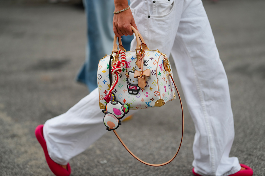 bag charm hello kitty et panda superflat louis vuitton x murakami 