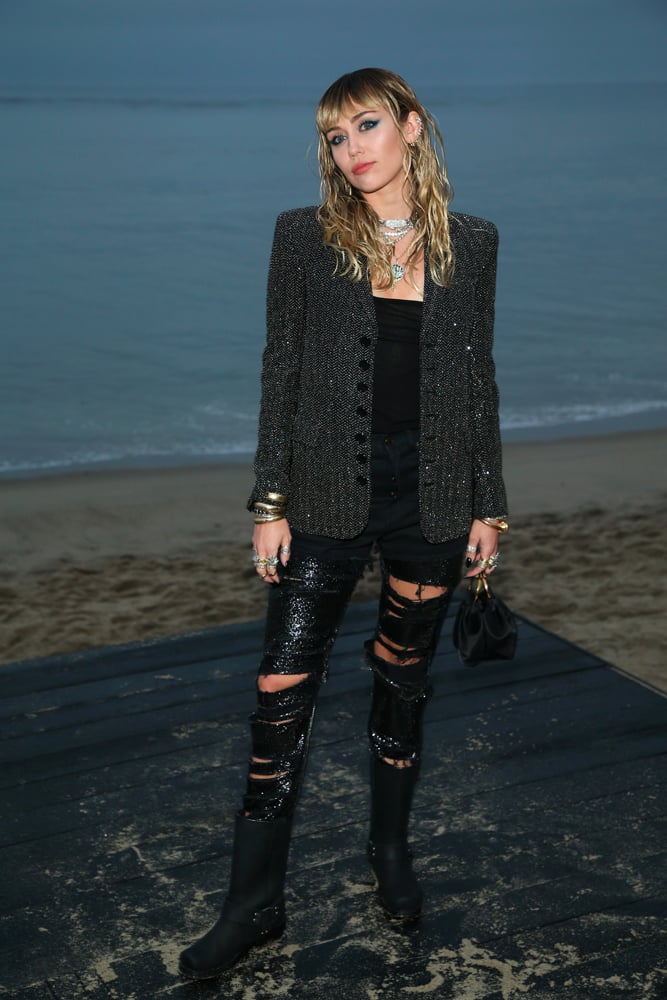 Miley Cyrus au défilé homme Saint Laurent printemps-été 2020 le 6 juin 2019 à Malibu © Phillip Faraone/WireImage.
