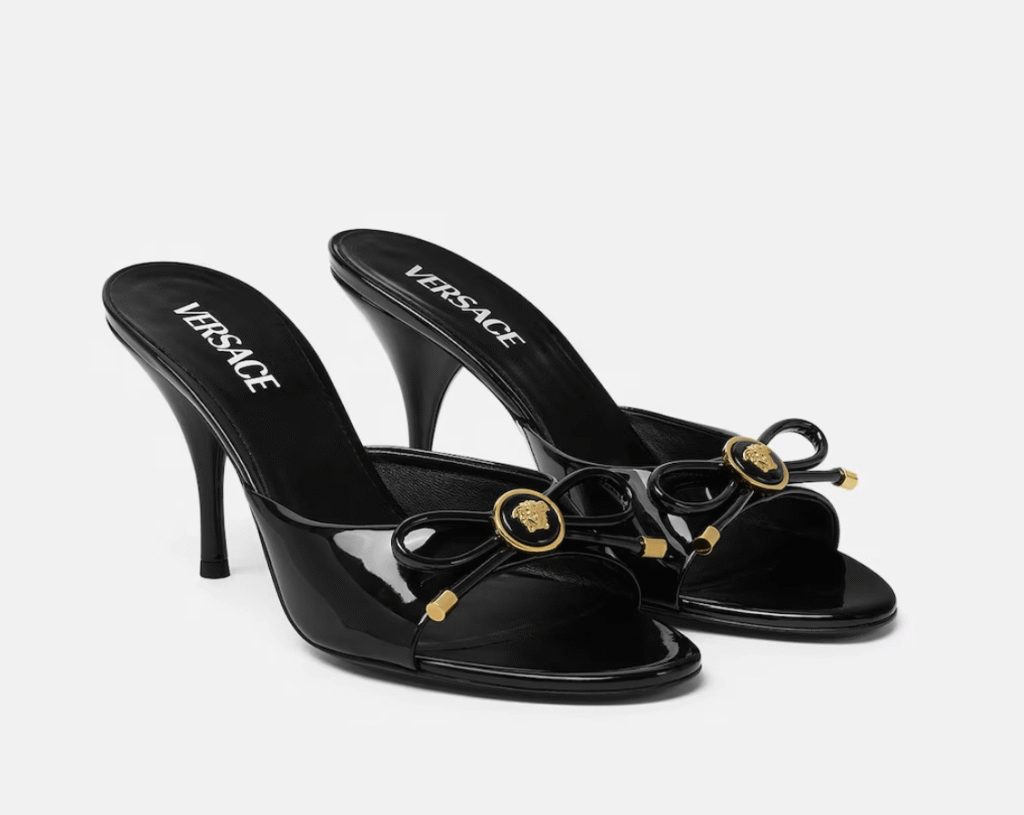 mules ouvertes à talon tendance cuir verni versace