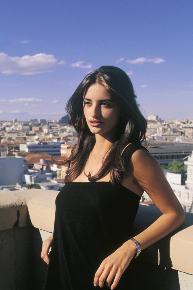 L'actrice Pénélope Cruz sur le tournage du film Ouvre les yeux (1997) d'Alejandro Amenabar © Quim Llenas/Cover/Getty Images.