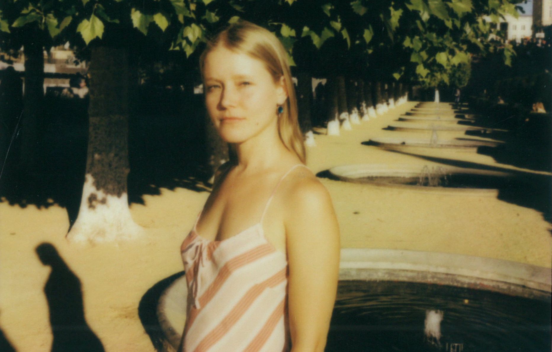 La chanteuse Alice Phoebe Lou photographiée par