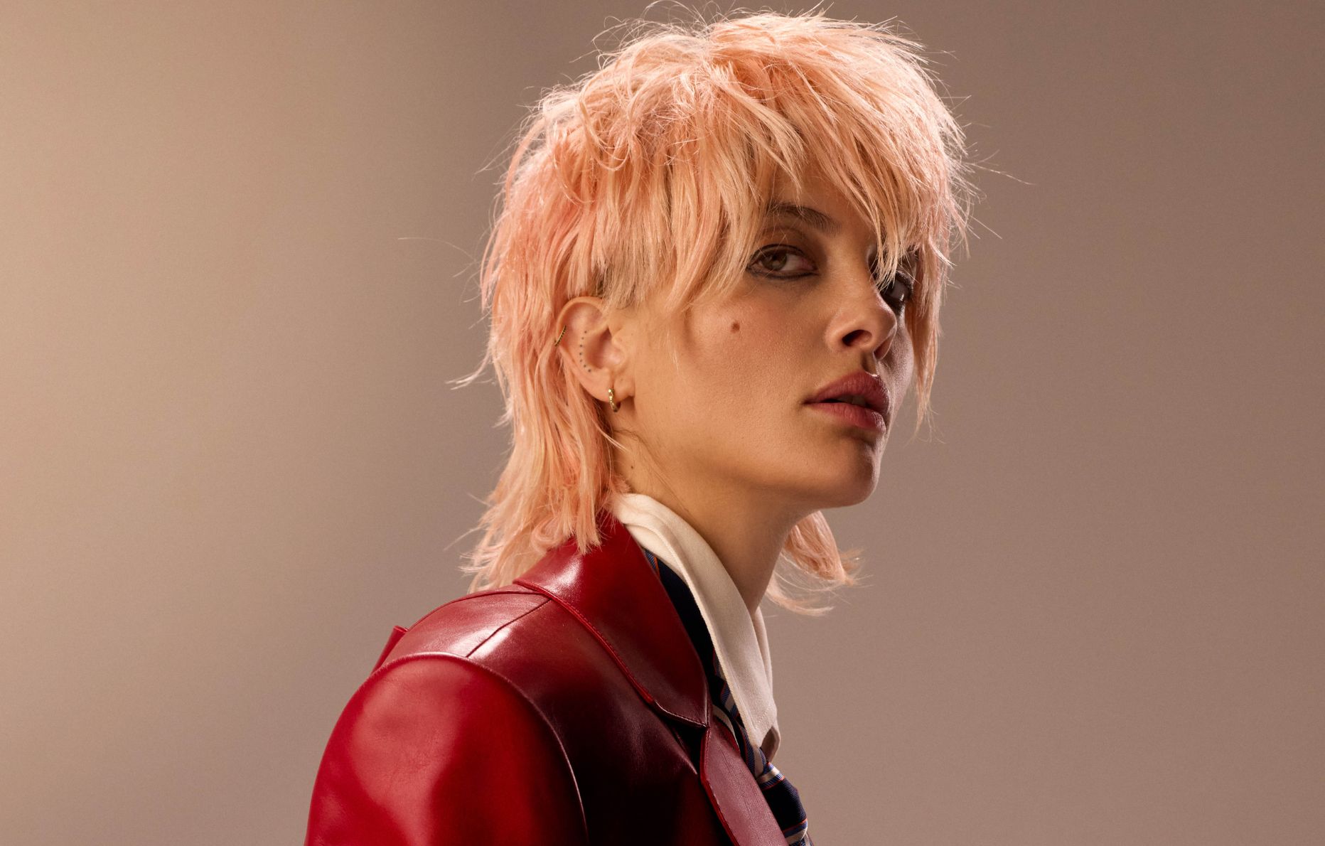 La chanteuse Noga Erez dévoile son nouveau titre Bubbling