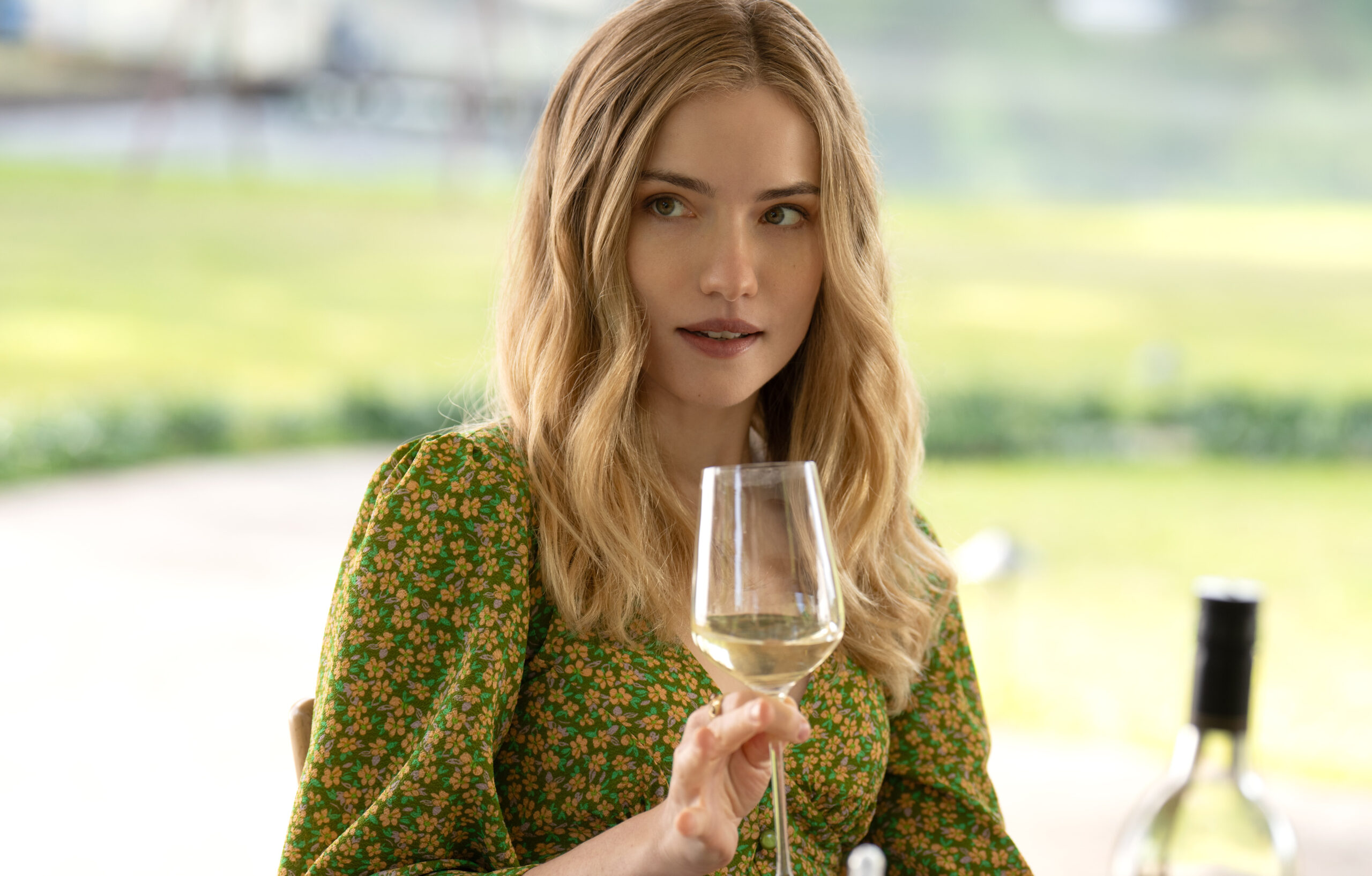 Photo de l'actrice Willa Fitzgerald dans le film Regretting You (2025) de Josh Boone.
