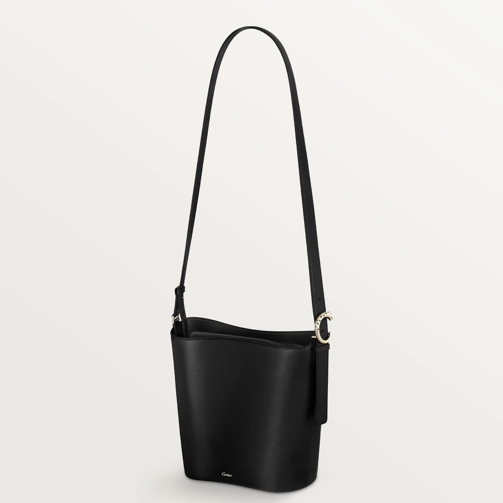 sac seau à longue anse en cuir noir panthère c de cartier