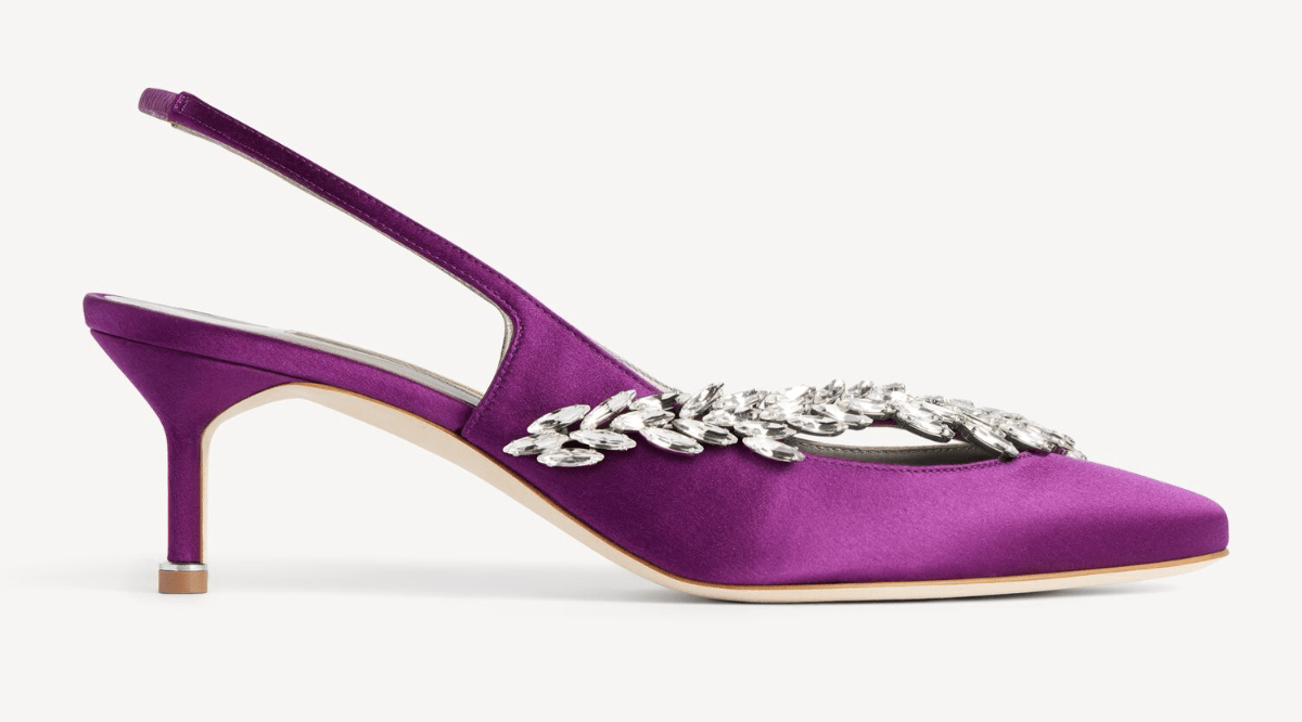 slingbacks en satin violet et cristal tendance printemps-ete 2026 balenciaga x manolo blahnik