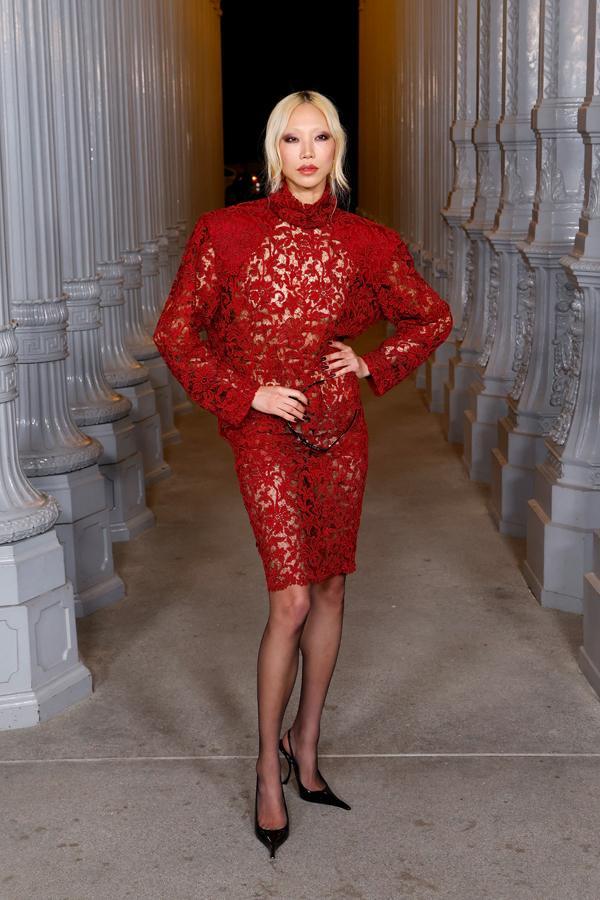 soo-joo park en slingbacks vernies saint laurent