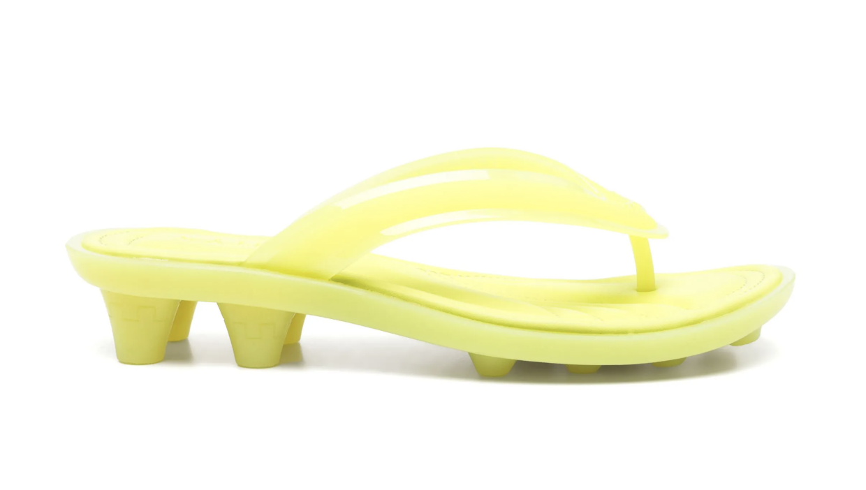 tongs plastique jaune fluo fenty x puma